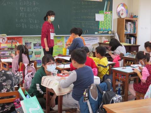 莊之嫻 - 擔任國小梯隊實習導師