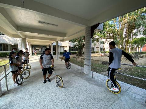 一輪獨旅 - 學校社團帶領