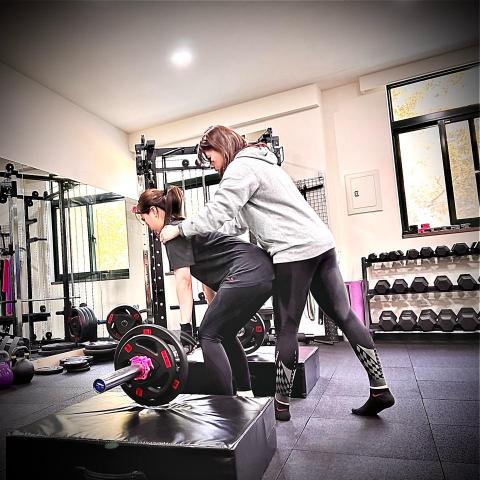 亞伯工作室 - 女教練教學ing 亞伯工作室 - 女教練教學ing