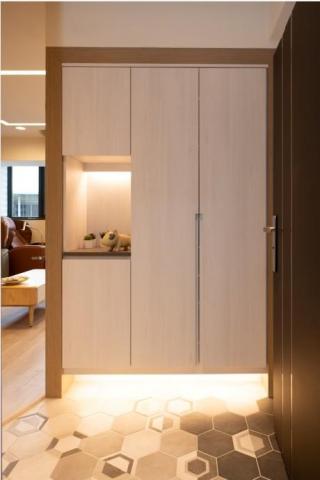 賴憲暉 - 玄關吊櫃