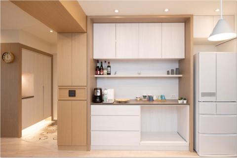 賴憲暉 - 餐廳多功能餐櫃