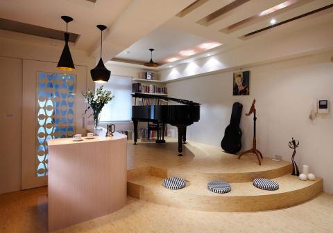 賴憲暉 - 架高琴房