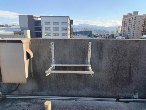 鴻展冷氣工程 - 室外機安裝架