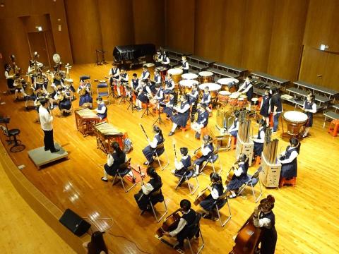 郭瑜華 LaylaKuo（大提琴、鋼琴老師） - 碧華國小國樂團 賽前排練