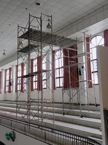 穩事達實業社 - 新竹縣竹北國小(天花板更換)____活動鷹架組合 穩事達實業社 - 新竹縣竹北國小(天花板更換)____活動鷹架組合