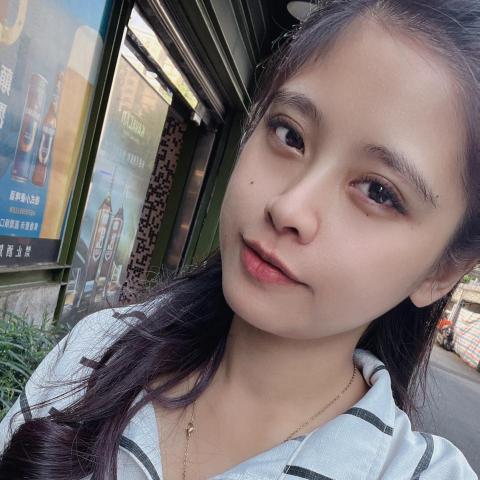 提供奶粉服務的專家黃遠蓉