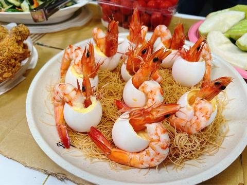 體態管理教練 - 一家一菜，大家都卯足了全力，各式各樣的料理超級讚的