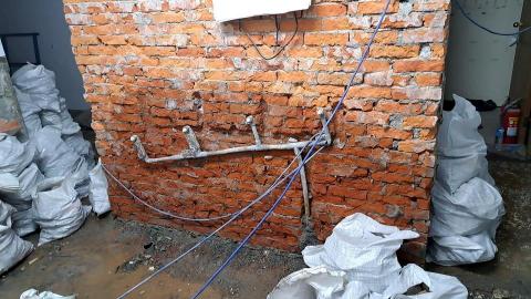 陳碩 - 學校廁所