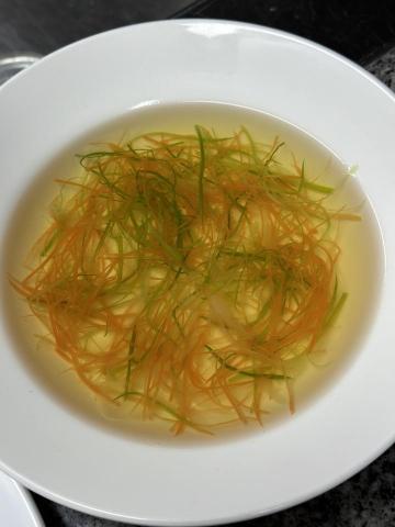 楊珽喻 - 雞骨湯 補身體 月子餐