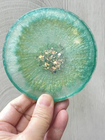  Queena Hsu - 樹脂藝術杯墊製作與教學
resin art
