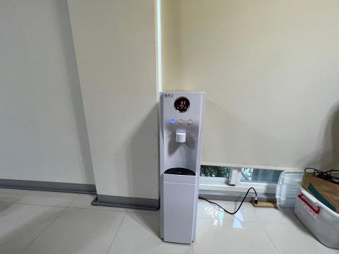 禾業工程 - 高雄市美濃區豪星HM290落地式飲水機安裝