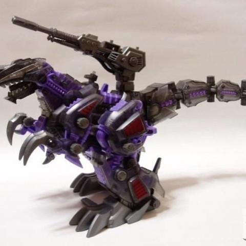 瘋小良模型代工 - 代工作品：補救虐殺魔龍（前篇
事由：客人跟上一位師傅因為某些小爭執，導致許多東西損毀，這還是兩尊拼湊出來的，非常慘烈

內容：將兩尊虐殺魔龍補救成一尊，並將其上色