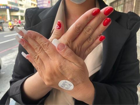 黃柏升 - 指甲彩繪跟半甲延長