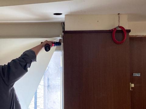 澄誠病媒防治/張佳茂 - 準備藥劑注入