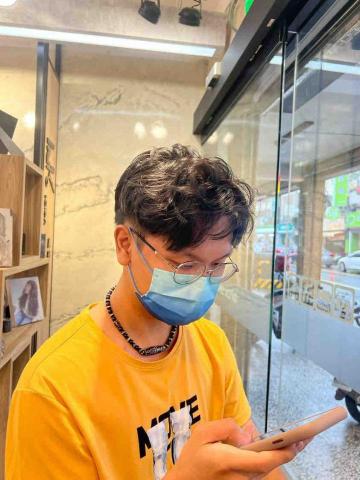 提供126服務的專家李立宇