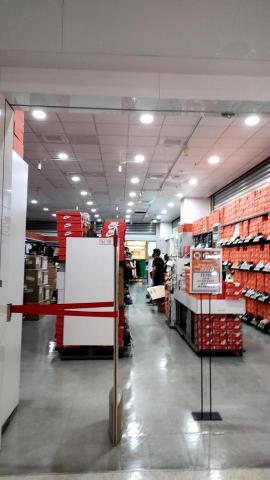 旭昇工程 - 新店家樂福 Nike 燈具安裝