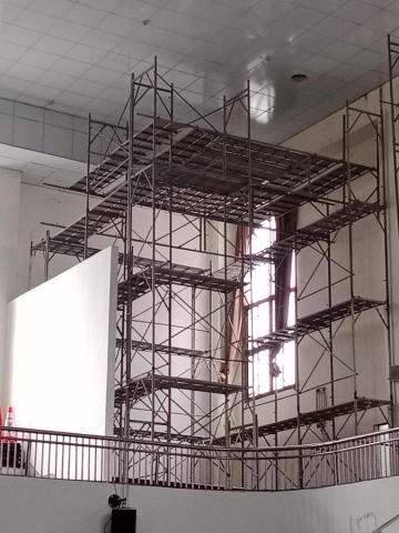 穩事達實業社 - 新竹縣竹北國小(天花板更換)____門型鷹架結合踏板滿鋪。 穩事達實業社 - 新竹縣竹北國小(天花板更換)____門型鷹架結合踏板滿鋪。