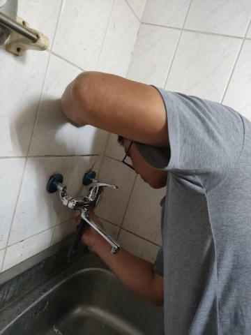 汸爖 - 廚房水龍頭安裝