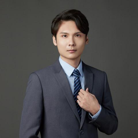 提供Shopify Wix Shopline架站服務的專家Jay Chen