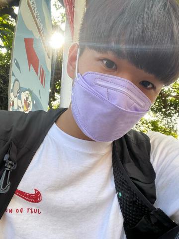 沈重逸 - 教練本人照～