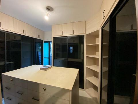 赤璞鋁門窗 - 懸吊門施工後