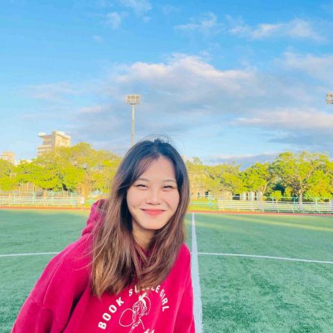 提供羽球規則服務的專家李婷暄