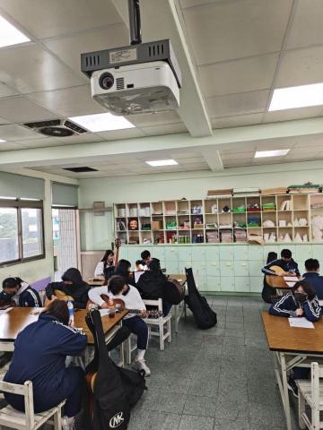 享樂音樂工作室 - 高中社課時間 享樂音樂工作室 - 高中社課時間