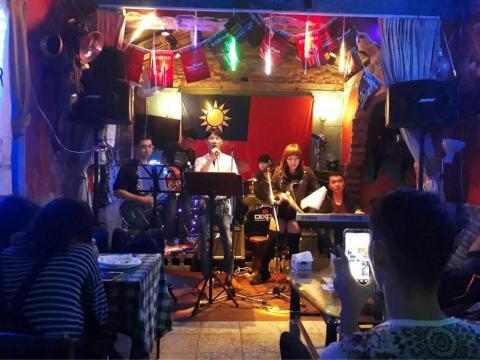 DoubleSwing樂團 - 淡水98歲月常駐演出