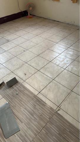 九鼎聯合工程有限公司 - 塑膠地板拆除作業