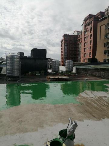 御福企業有限 - 底漆乾燥後上中塗漆要求厚度需達到三mm。乾燥後面漆兩道即可