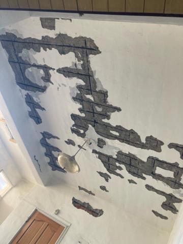 磊砢晶瑩工程 - 細心檢查因滲漏水造成的空鼓狀況並打除根治(做防鏽處理) 磊砢晶瑩工程 - 細心檢查因滲漏水造成的空鼓狀況並打除根治(做防鏽處理)