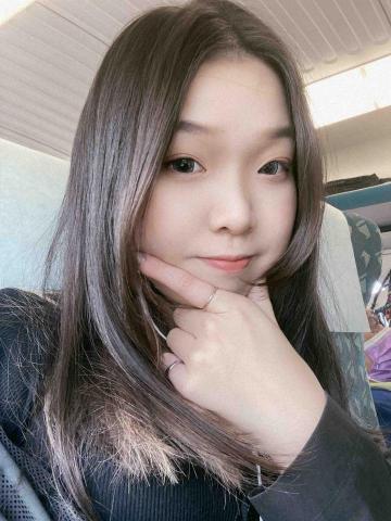 提供指甲光療機服務的專家penny