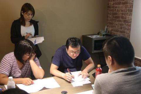 謝老師 - 地方特考作文講座

分析歷年公職人員考試作文題型種類
綜合歷年考生於作文時常犯的錯誤
分析題目方向與各式解題技巧
現場批改與輔導