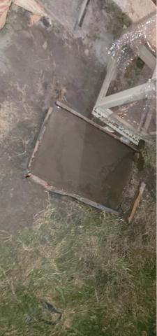 辰豪企業社 - 等水泥乾就可以上箱體