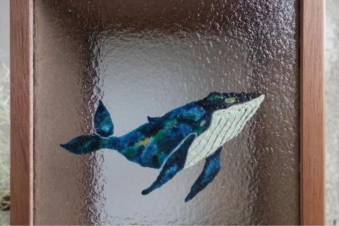 郭寬柔 - 座頭鯨燈箱設計 - 壓克力玻璃手繪