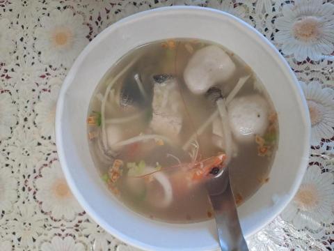 134武昌美食坊 - 綜合海產粥（選用高湯燉煮 附加新鮮自制蒜頭酥）