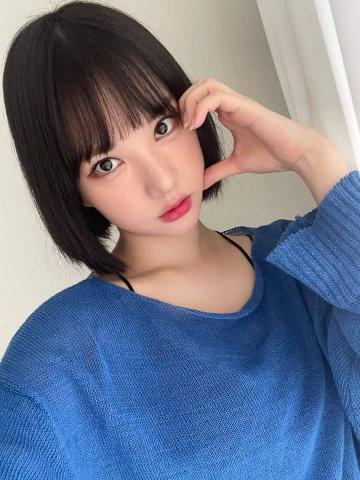 潘君彥 - Ⓞ學歷
交大電控所在學
交大電機系畢業
Ⓞ科目
國小數學、國中數學、高中數學、線性代數、機率、微分方程、離散數學、複變函數、訊號與系統、數位訊號處理、適應性訊號處理、通訊原理
教材部分需要請您提供，不然只能用我之前修課的講義，我只有大學和研究所的課程有講義
基本上什麼科目都可以教，不限上述的課程，只要我覺得我能勝任就可以
Ⓞ價錢
國小課程 500元/小時
國中課程 600元/小時
高中課程 700