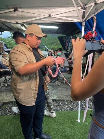 盧泓宇 - 與客戶保持良好的互動，拍攝氛圍輕鬆且有效率與品質