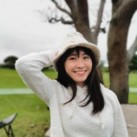 提供作文家教台中服務的專家陳品熹