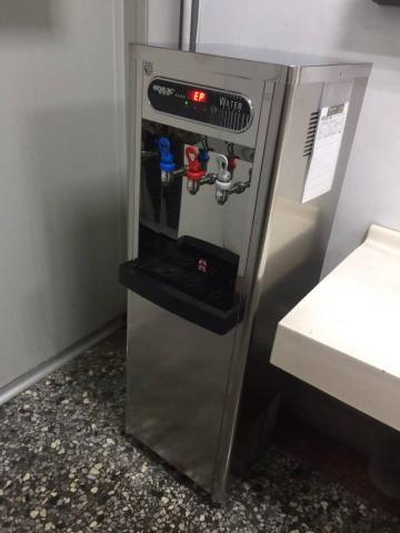 青山淨水 江重徳 - 公司冰溫熱飲水機安裝實例照片。青山淨水安裝實例照片。