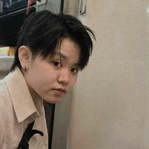 提供行情姐服務的專家李珮羽