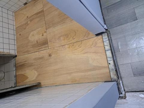 陳碩 - 木頭地板鋪設