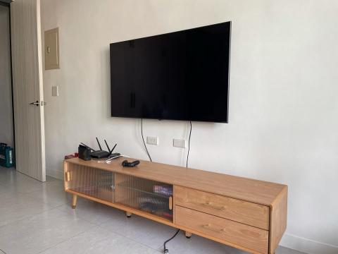 允威廉 - 55吋懸臂平貼牆面