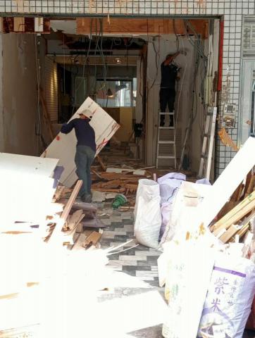 鴻升工程 - 左營富國路店面拆除工程 鴻升工程 - 左營富國路店面拆除工程