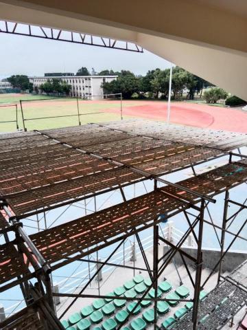 穩事達實業社 - 新竹(明新科技大學)____司令台天花板、樑底油漆。 穩事達實業社 - 新竹(明新科技大學)____司令台天花板、樑底油漆。