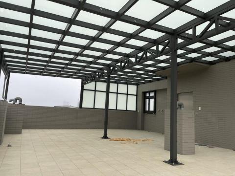 長弘鋼鋁企業社 - 不銹鋼烤漆玻璃採光罩