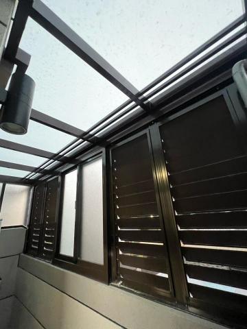 巨騰工業社*  鐵件工程 - 4百葉、2拉窗