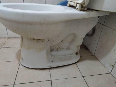 淨居家清潔 - 浴室馬桶【清潔前】