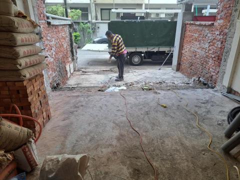 富安拆除工程 - 清走後，掃地完工