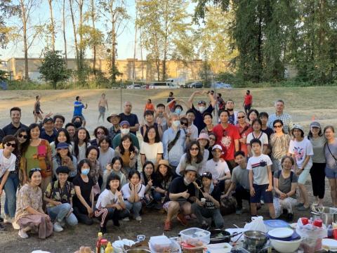 劉筱婷 - 在加拿大的溫哥華中央公園國語會眾的弟兄姐妹們一起野餐交往,增進弟兄姊妹們之間的感情?就誠如聖經所說的彼此親如一家☺️ 劉筱婷 - 在加拿大的溫哥華中央公園國語會眾的弟兄姐妹們一起野餐交往,增進弟兄姊妹們之間的感情?就誠如聖經所說的彼此親如一家☺️
